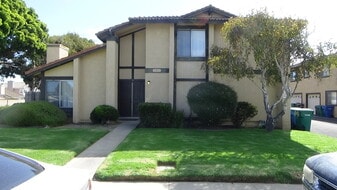 Building Photo - 725 Summerwood Ln