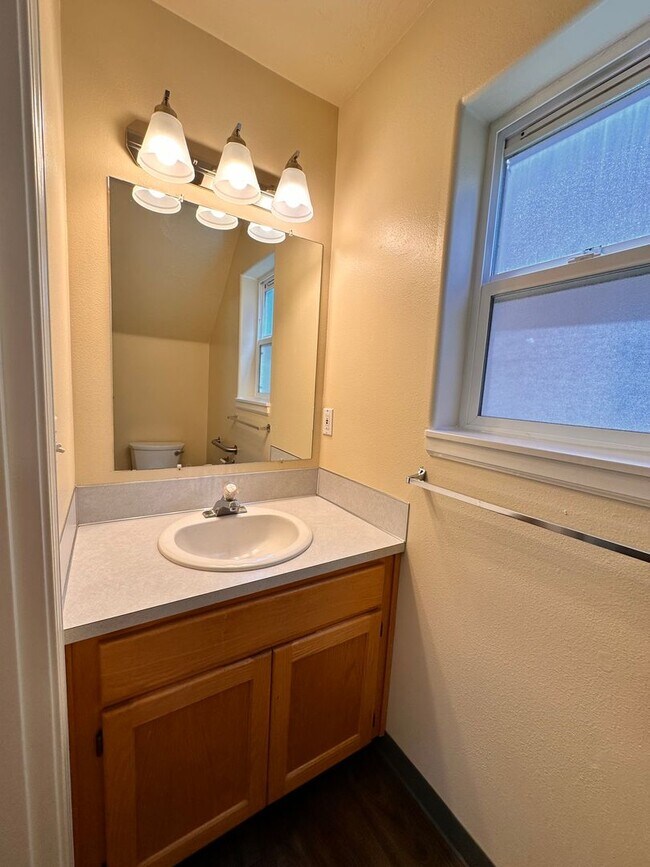 Building Photo - 2607 S Cloverleaf Loop