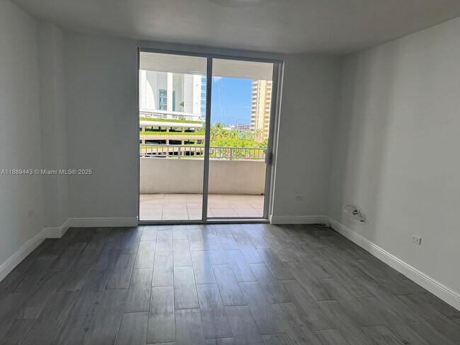 Building Photo - 701 Brickell Key Blvd