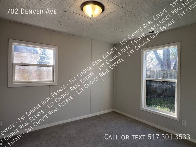 Building Photo - 3-BDR 1-BTH House with New Kitchen & New C...