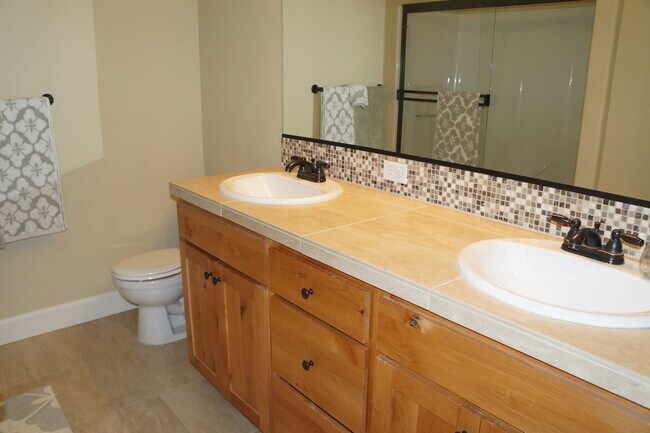 Building Photo - NE Piedmont 3-bedroom Beauty! - APPLICATIO...