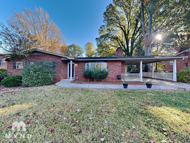 Primary Photo - 222 Cynthia St