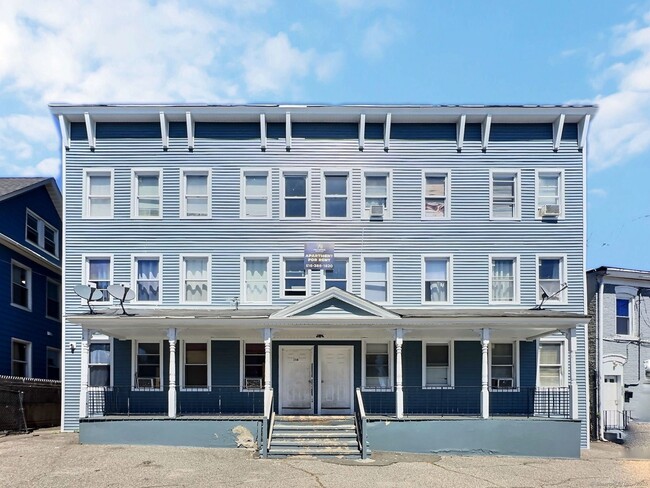 Building Photo - 256 Lexington Ave
