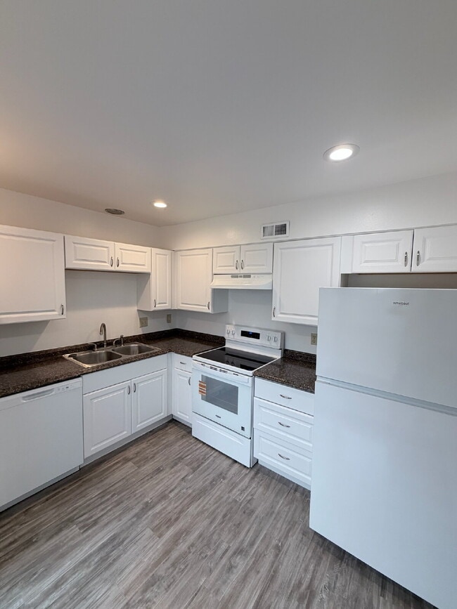 Building Photo - 5155 Santa Clara Pl