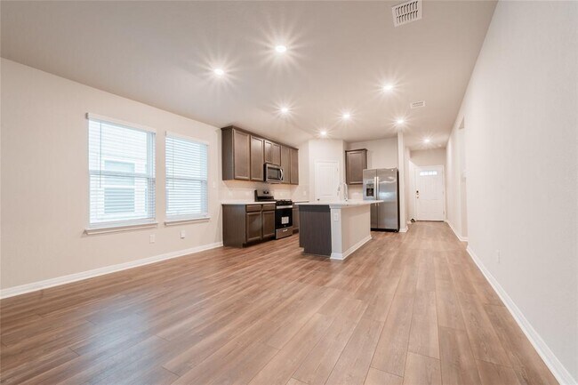 Building Photo - 1642 Settlers Glen Dr