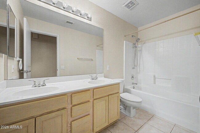 Building Photo - 4545 E Rowel Rd