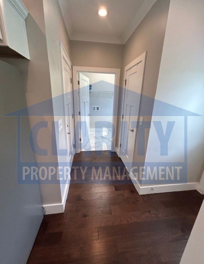Building Photo - Charming 3-bedroom home!