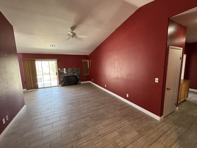 Building Photo - 4615 Split Rock Dr