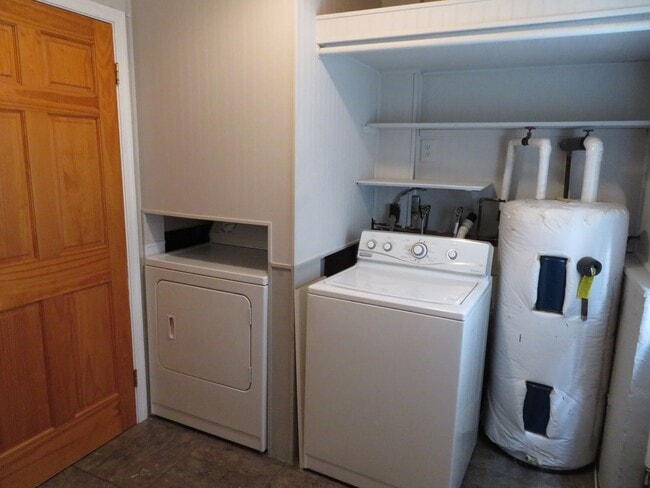 Building Photo - Winston Terrace Rental