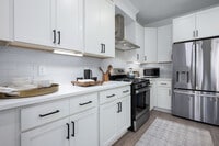 Interior Photo - 4th and Green