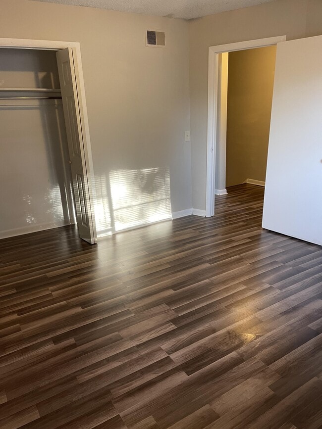 Building Photo - 1805 Tall Pines Cir