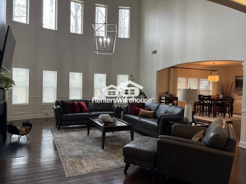 Building Photo - 4581 River Hill Cir