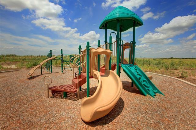 Building Photo - 16601 Hidden Cove Dr