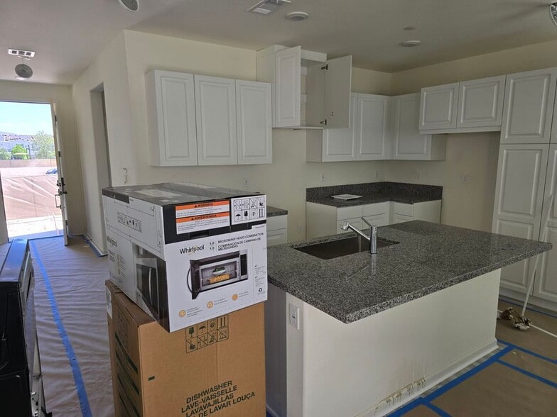 Building Photo - 4047 Summer Wy