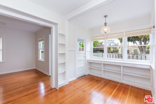 Building Photo - 9980 Braddock Dr