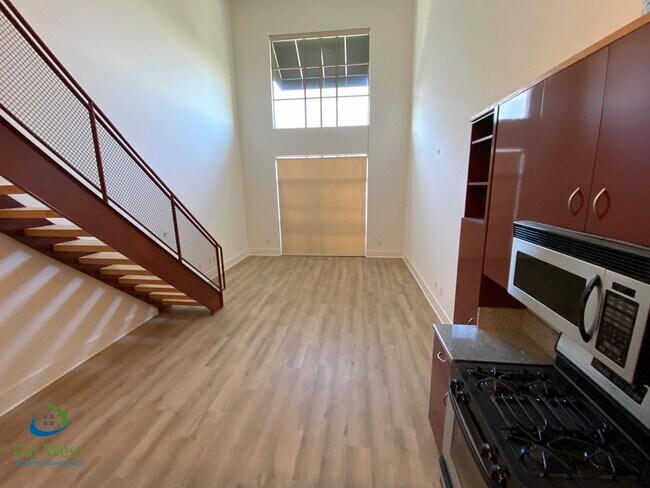 Building Photo - $3295.00 - Luxury 1/1.5 Santana Row with Bonus room
