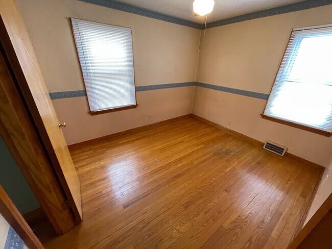 Building Photo - Cute Rental House in Shelbyville