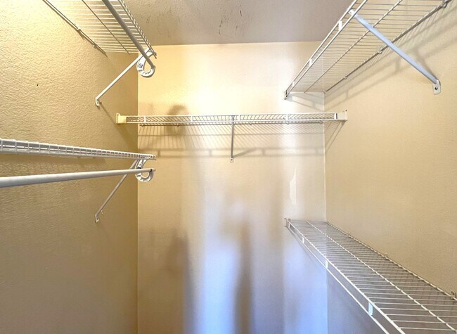 Building Photo - 1BR Condo with Private Balcony, Central A/C & Community Amenities in Corona