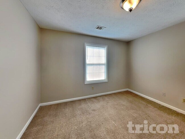 Building Photo - 3270 Summit Pl Dr