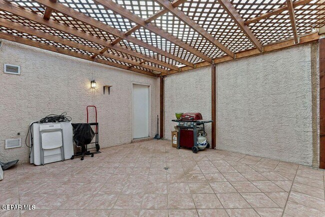 Building Photo - 766 Espada Dr
