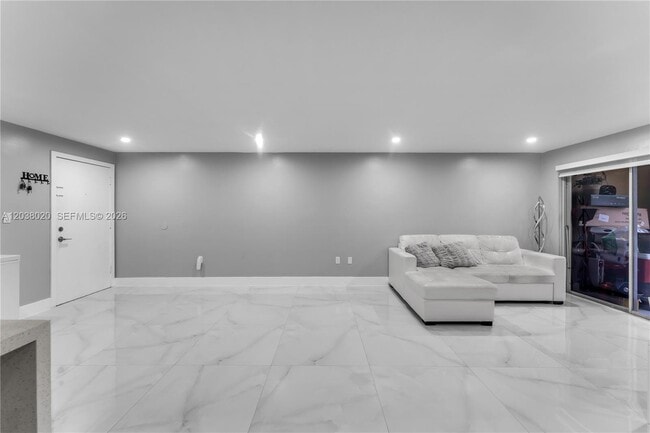 Building Photo - 15470 SW 82nd Ln