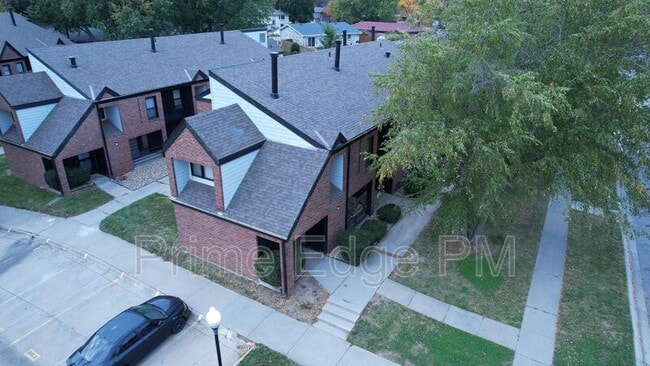 Building Photo - 1841 Ridgehaven Ct