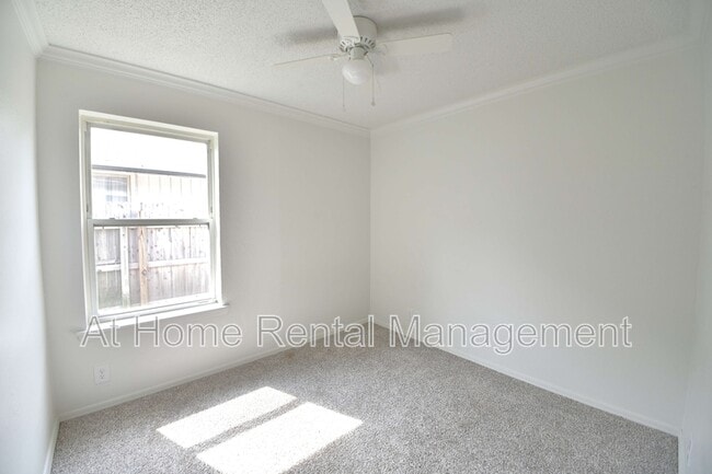 Building Photo - 7114 E 98th St