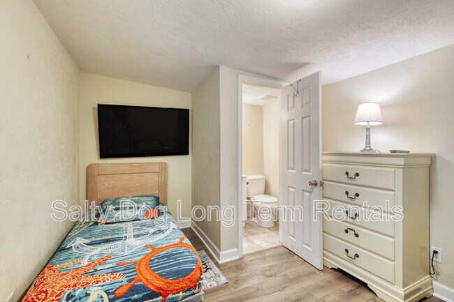 Building Photo - 114 Lynnhurst Dr