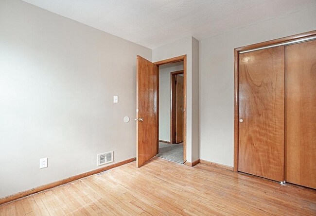 Building Photo - 4633 Warner Rd