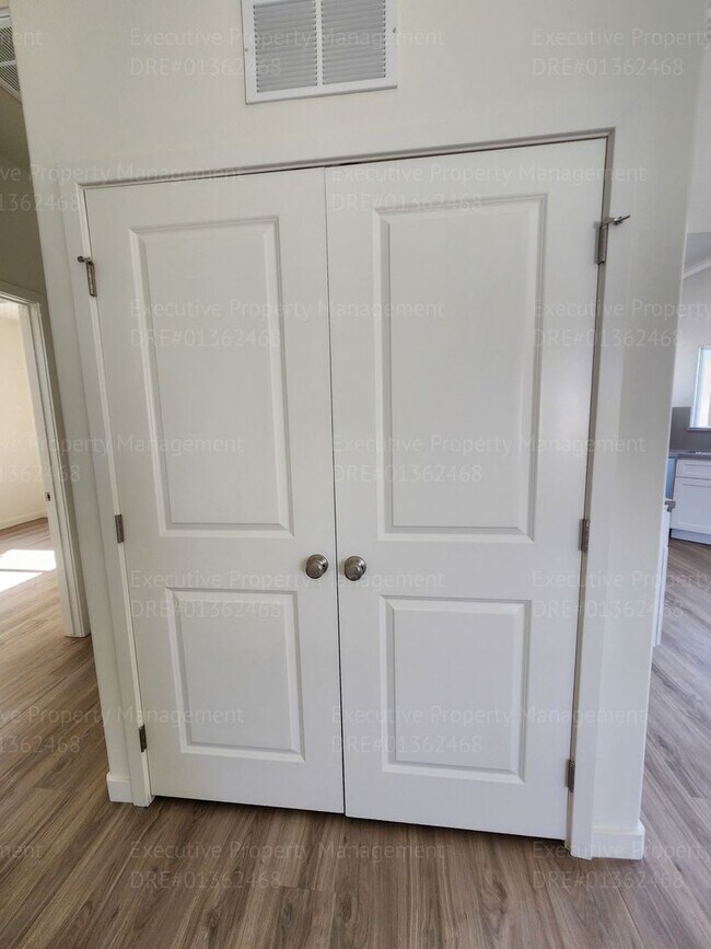 Building Photo - 8521 Grandy St