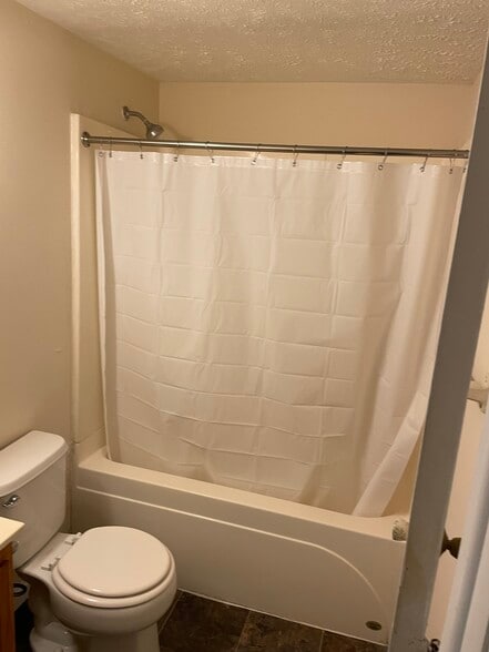 Full Bath - 1201 Fort Crook Rd S