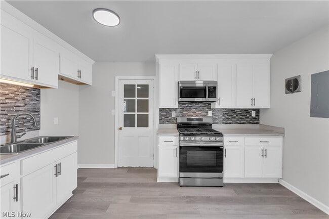 Building Photo - 20117 Butternut Ln