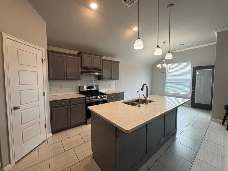 Building Photo - 9104 SW 47th St