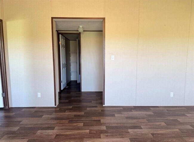 Building Photo - 104 Dockal Dr