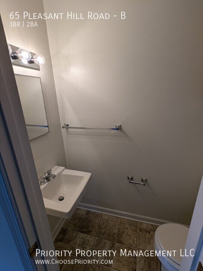 Building Photo - 65 Pleasant Hill Rd