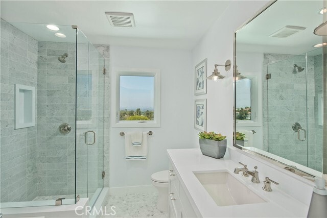 Building Photo - 16449 Tudor Dr