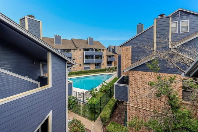 Building Photo - 2500 Burleson Rd