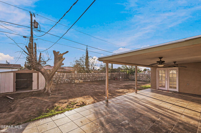 Building Photo - 2125 Octubre Dr