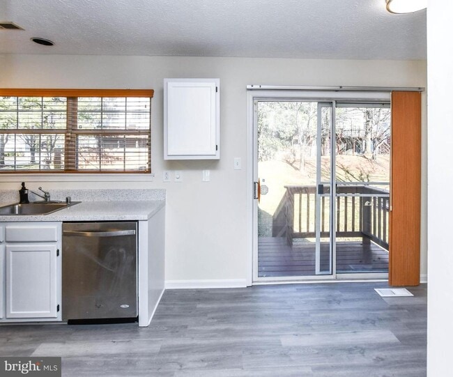 Building Photo - 5908 Grenfell Loop