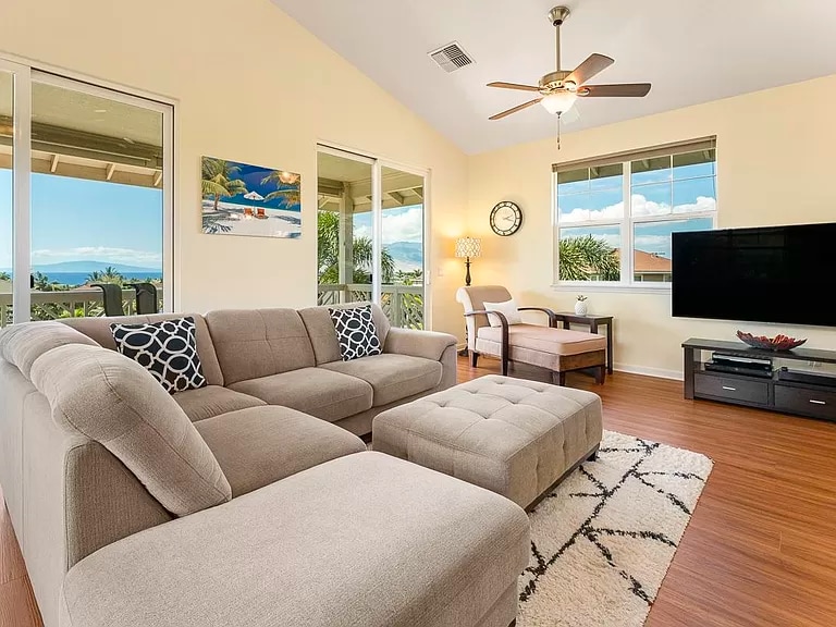 Building Photo - 142 Laukahi St