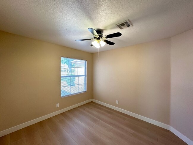 Building Photo - Vista Del Sol-Phase 8