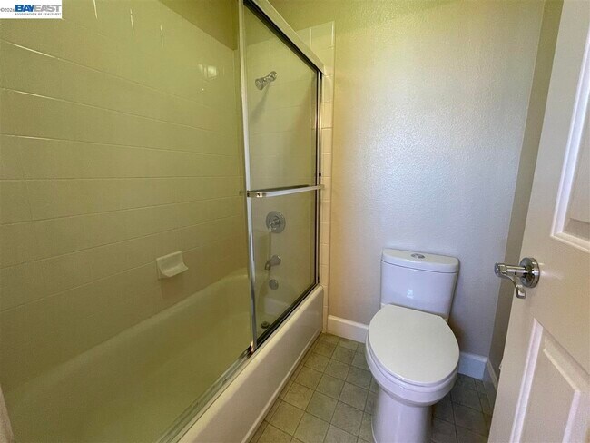 Building Photo - 9332 Mediar Dr