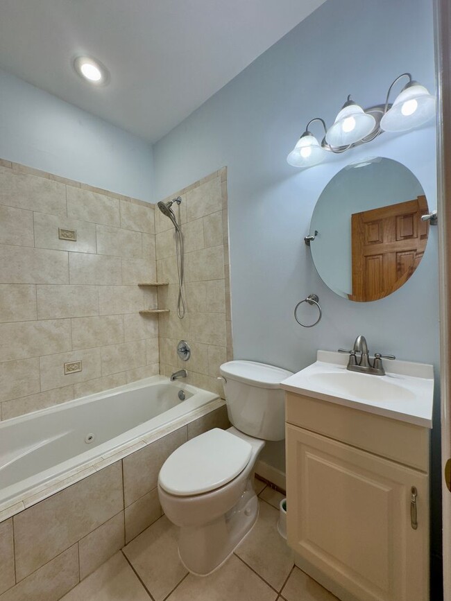 Building Photo - Spacious 3-Bedroom Townhome with Modern Am...