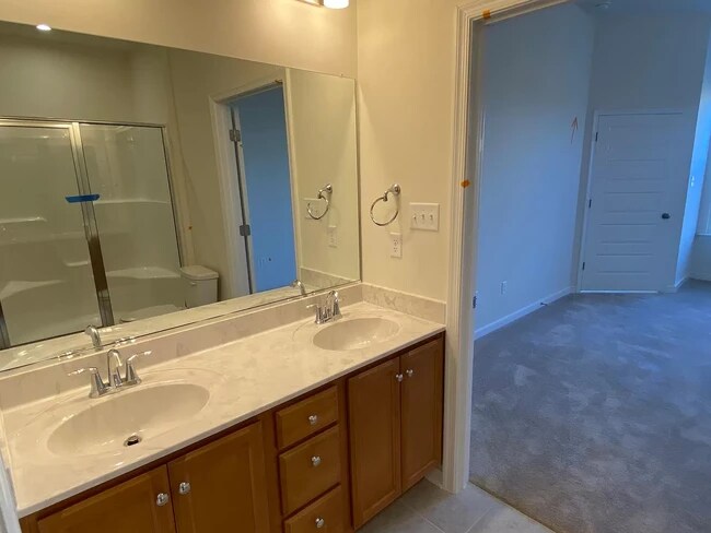 Building Photo - 12867 Deep Well Rd