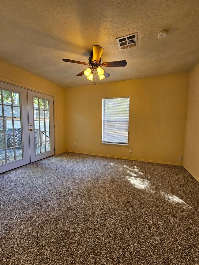 Building Photo - (2) Bed/(1) Bath in Core Norman Avail NOW! Video Tour!