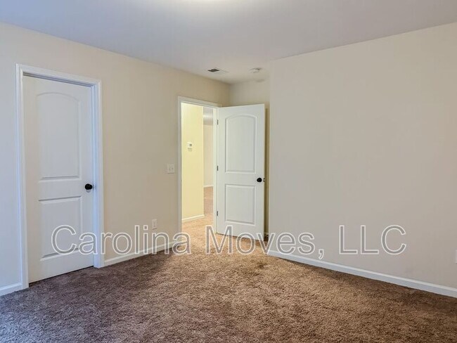 Building Photo - 101 Easton Mdw Wy