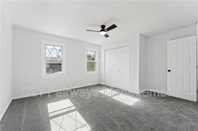 Building Photo - 233 E 19th Ave