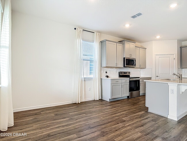 Building Photo - 3354 Arch Ave