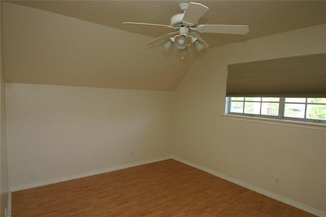 Building Photo - 6702 Isabelle Dr