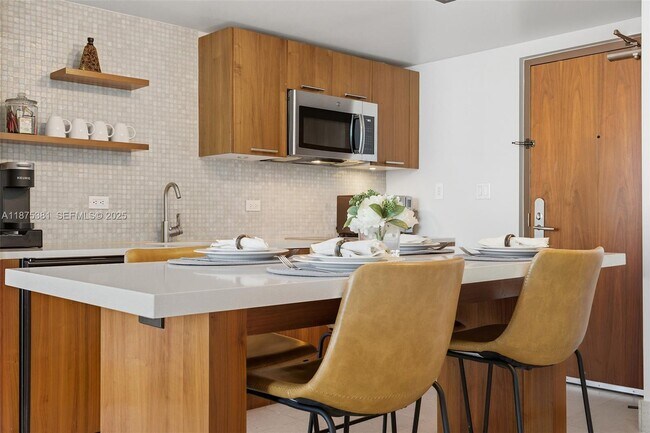 Building Photo - 6801 Collins Ave